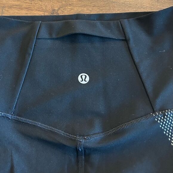 Lululemon Mapped Out High-Rise Leggings 28"
Black Print Size 2 W5CEQS - Picture 12 of 12